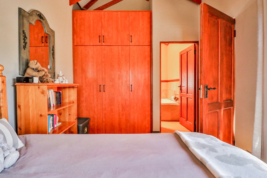 To Let 3 Bedroom Property for Rent in The Coves North West